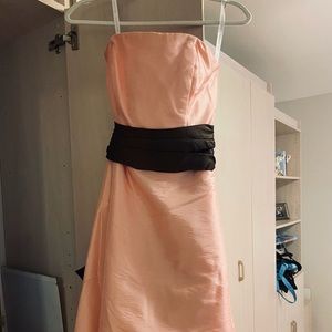 Women’s strapless bridesmaid gown